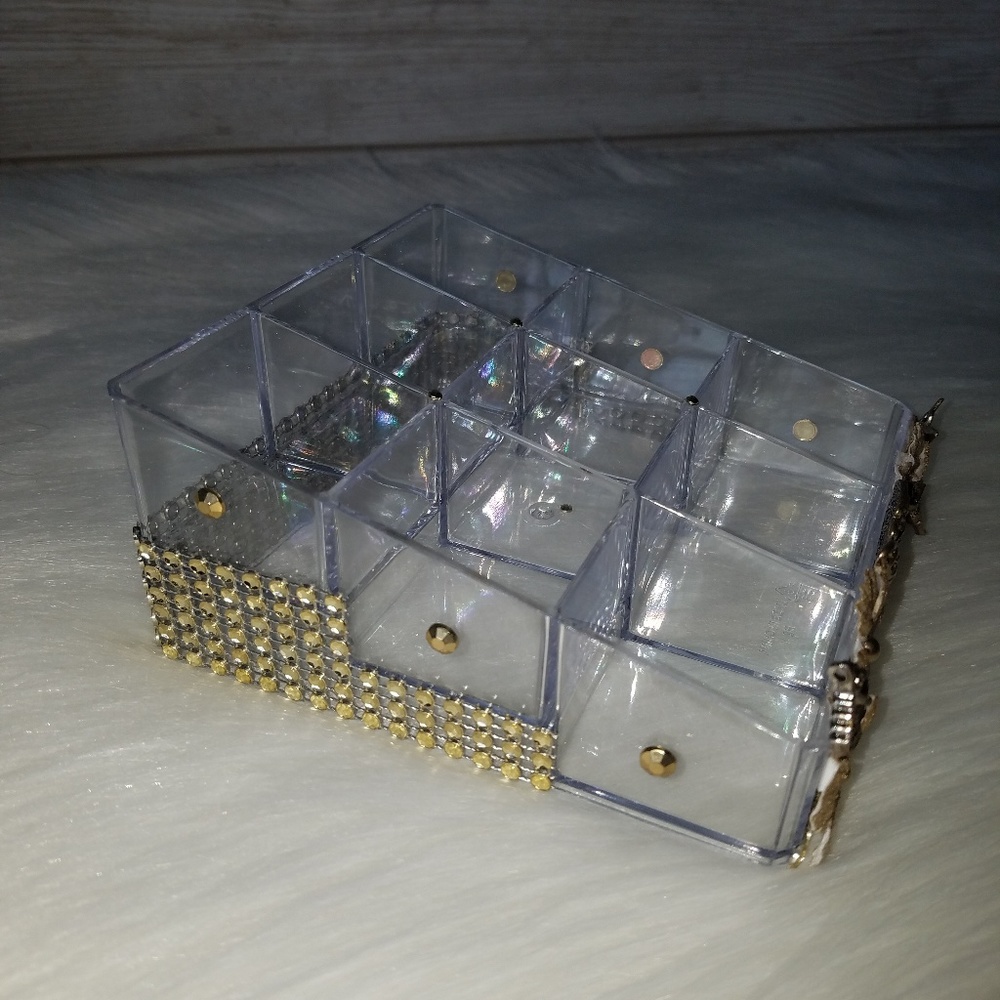 ❌SOLD❌Makeup Storage - Picture 5 of 6